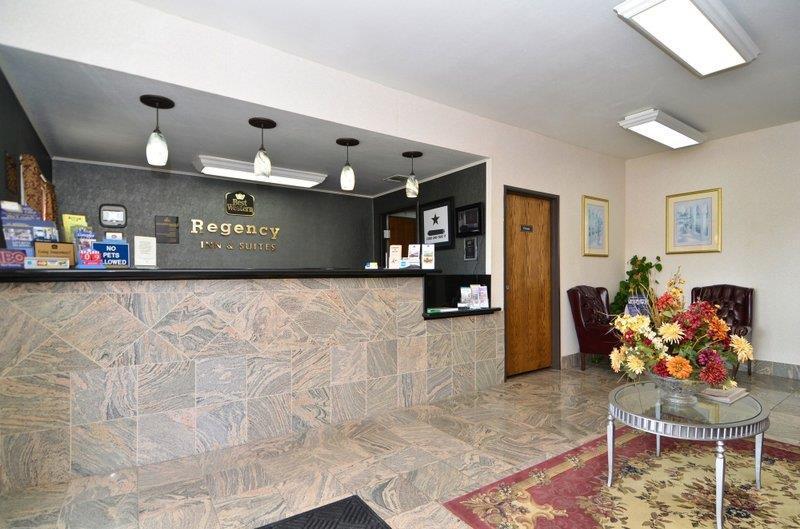 Best Western Regency Inn & Suites Gonzales Dalaman gambar