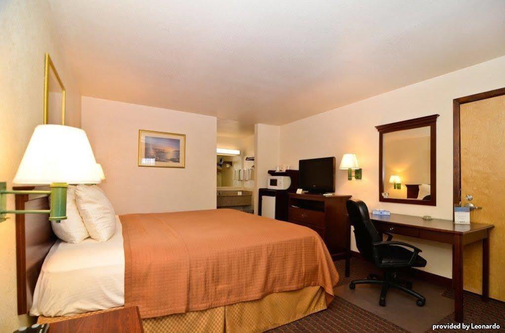 Best Western Regency Inn & Suites Gonzales Bilik gambar